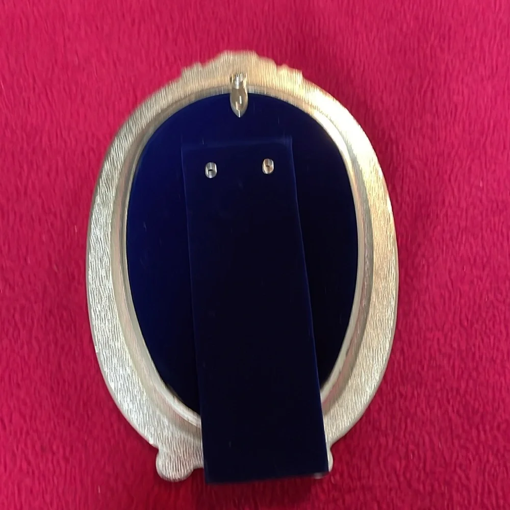 Photo frame heavy oval gold and silver tone for 3.5 “ x 5” pic